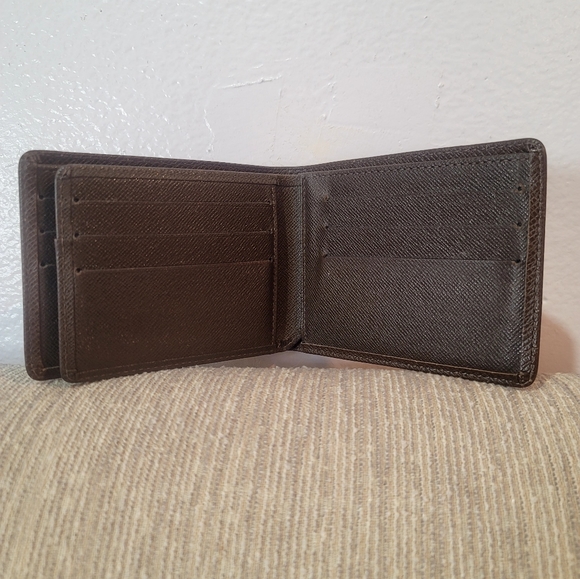 Authentic Louis Vuitton Portivier 3 Volle Taiga Bifold Multiple Wallet - Picture 4 of 15